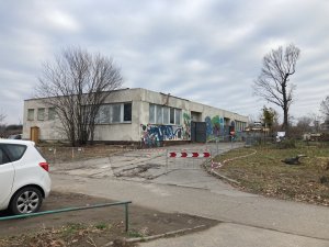 Nadace Proměny Karla Komárka vyhlašuje výzvu k obnově parku před Základní školou U Červených domků v Hodoníně