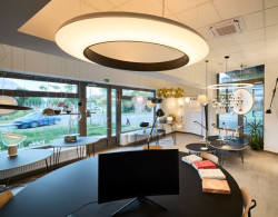 Nový showroomu svítidel 60.cz se otevřel v Olomouci - nabízí designové ikony.