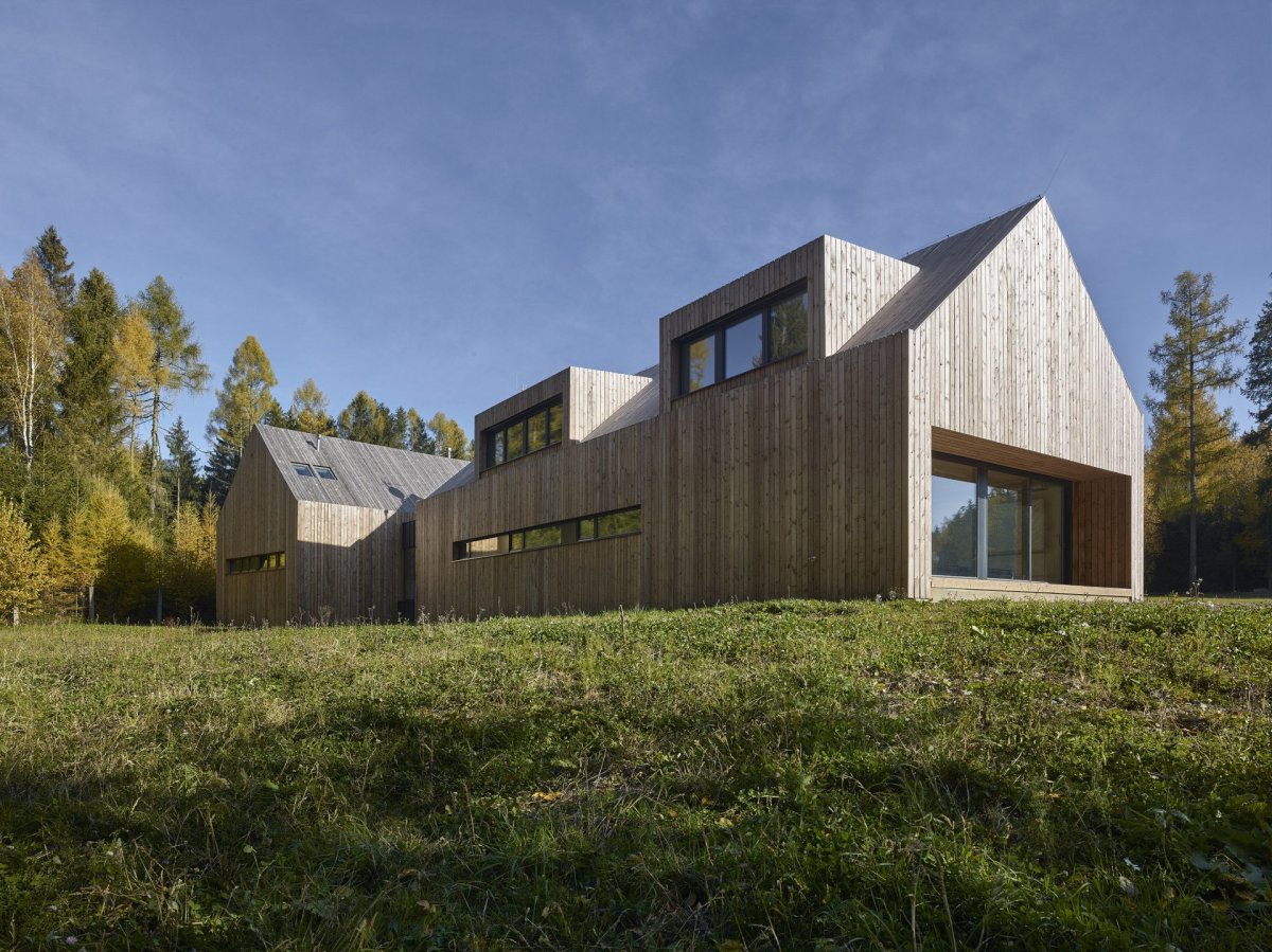 Lesovna poblíž Pacova od studia 20-20-ARCHITEKTI a VYŠEHRAD ateliéru