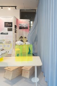 Do 13. října 2023 bude v kreativním hubu KUMST k vidění výstava Široký perimetr architektury