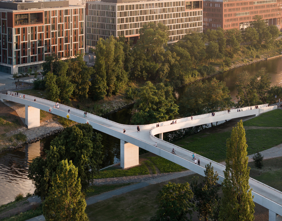 Atelier Bridge Structures (Petr Tej, Jan Mourek) & Blank architekti (Marek Blank), Štvanická lávka (HolKa), Praha, 2022–2023