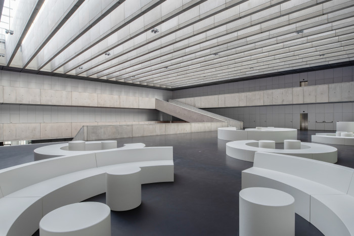 Přestavba menzy Koleje 17. listopadu na Fakultu humanitních studií UK v Praze od Kuba & Pilař architekti