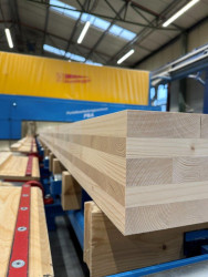 NOVATOP rozšířil výrobní portfolio o standardní CLT pro vícepodlažní dřevostavby