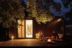 Společnost KOMA Modular představuje elegantní modul Fashion Line Relax, který je budoucností rekreačního bydlení