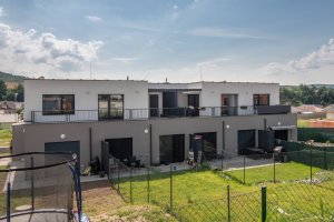 Studio Laplan zrealizovalo viladomy s celkem šesti byty v jihomoravských Ivančicích