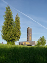 Cíle cest je projekt města Litomyšl. Jsou to drobné intervence do krajiny od architektů. (Rozhledna na Litomyšl, atelier-r)