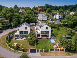 Rodinný dvojdům v Praze od studia SENAA