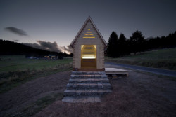 Jana Krákorová (ABM architekti), Zvonička na Vlašských Boudách – foto