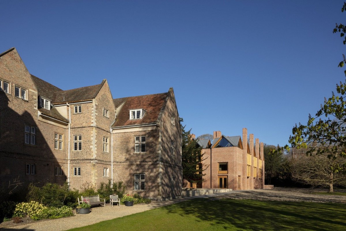 Nová knihovna při Magdalene College Cambridgeské univerzity od Niall McLaughlin Architects