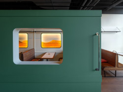 Odkaz na indický vlak, ale aplikovaný do evropského prostředí. (Bombay Express; Studio archicraft)