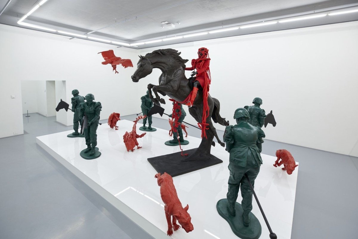 Muzeum Zeitz MOCAA, Thomas Heatherwick; umělkyně Mary Sibande, výstava In the Midst of chaos there is opportunity