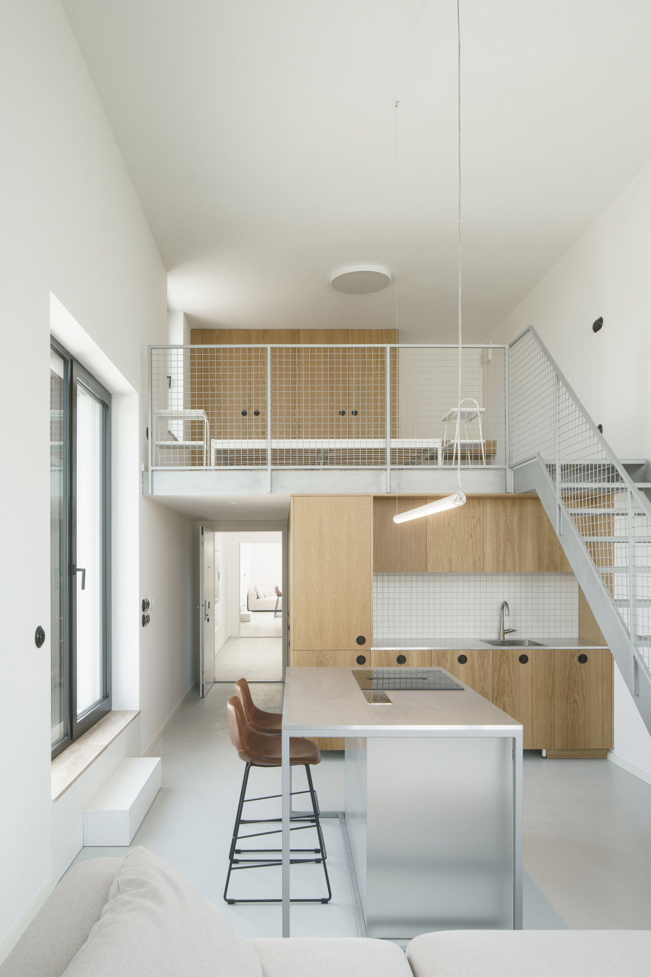 Dále ocenila rozvržení jednotlivých bytů, které architekti kvůli ideálnímu prosvětlení a provětrání udělali rohové. V CEZAAR stavba dostala cenu za nejlepší bytový dům. (Podun, Peter Kuklica, Martin Smerek)