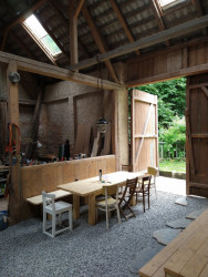 Útulna ve stodole ve Velkém Újezdu od Atelieru Pelcl