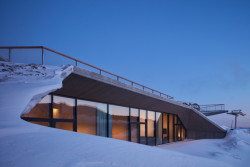 Zázemí rekreačního areálu Bachledka, Compass architekti/ Juraj Benetin, Matej Grébert, Roman Janata