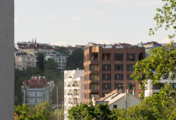 Nový bytový komplex navazuje na bývalý pivovar.