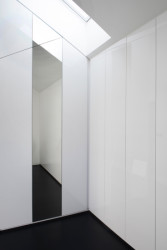 Bílý dům v Lysolajích, skvadra architekti