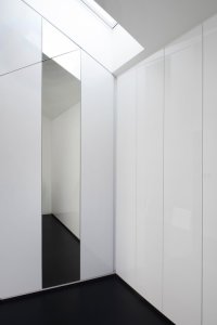 Bílý dům v Lysolajích, skvadra architekti
