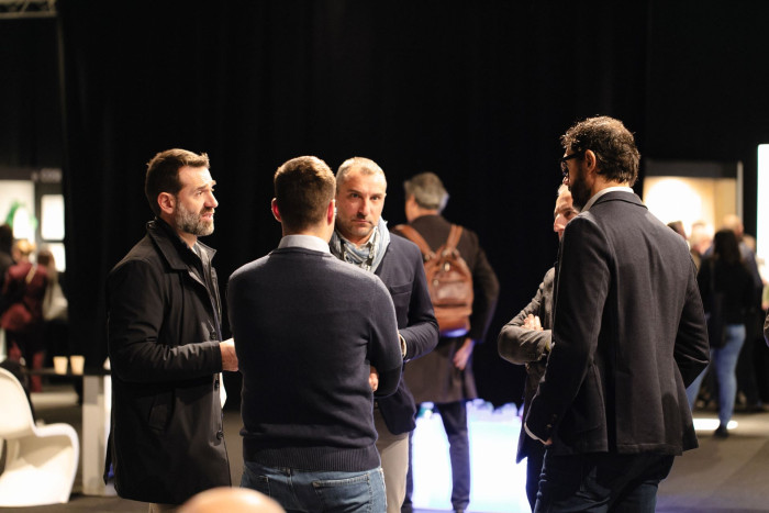 ARCHITECT@WORK je mezinárodní odborný veletrh určený architektům, designérům a specialistům ve stavebnictví a interiérovém designu.