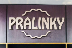 Prodejna pralinek v Příbrami, Michael Karnet