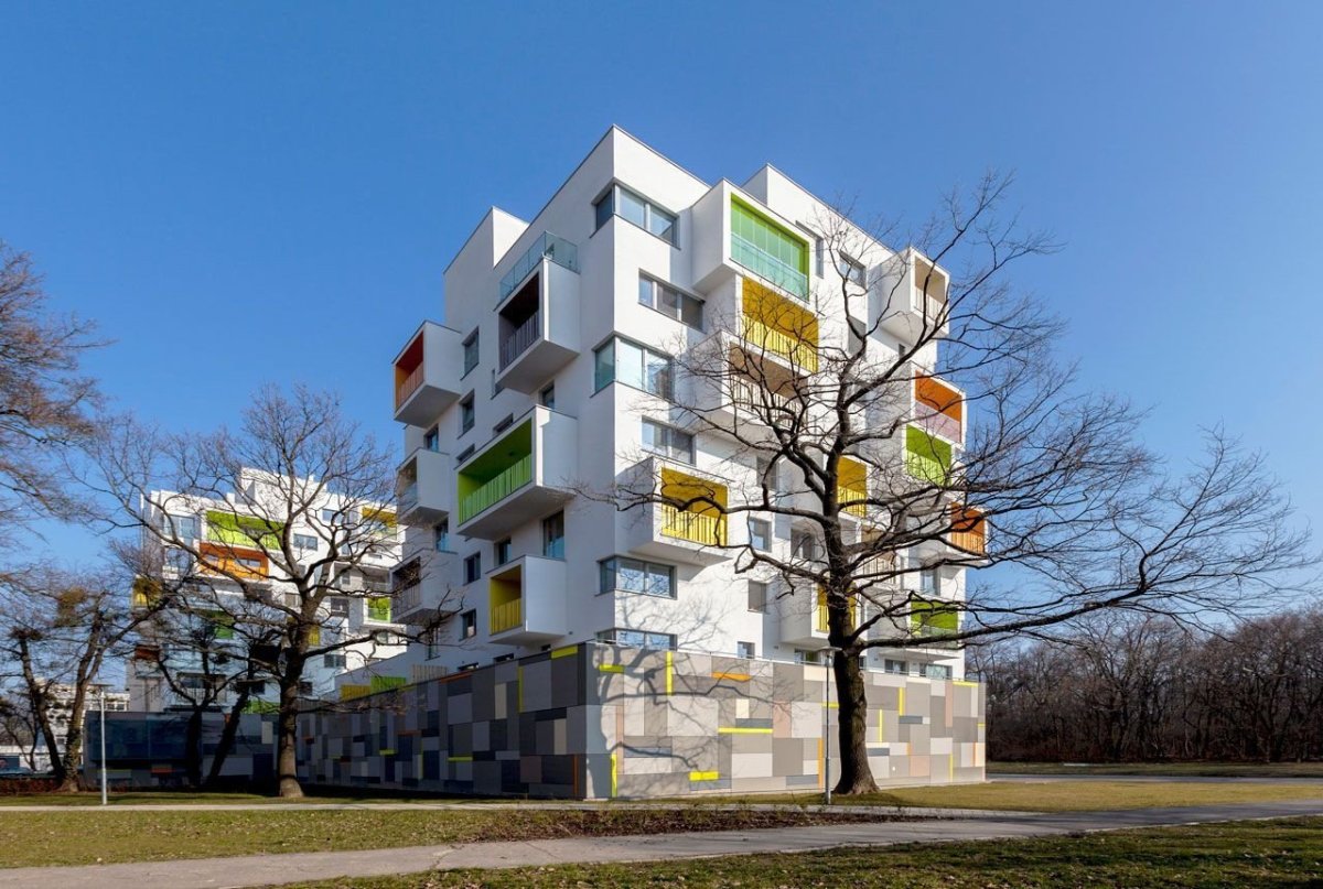 Architekti Šebo Lichý & Drahan Petrovič, Polyfunkčný objekt Nový Háj - foto