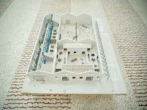 Model (Rekonstrukce bývalých železničních dílen; ASSEMBLE, Atelier Luma, BC Architects )