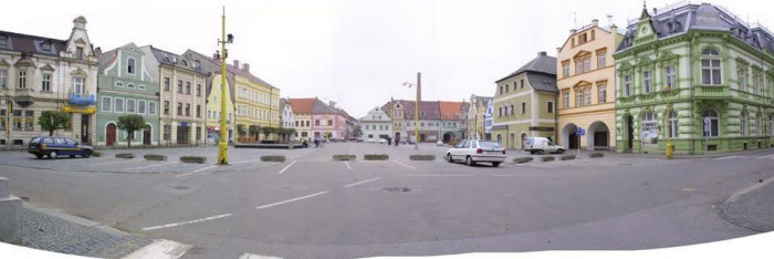 Vladimír Balda architekt & atakarchitekti, Rekonstrukce náměstí ve Frýdlantu, původní stav (2001) – foto