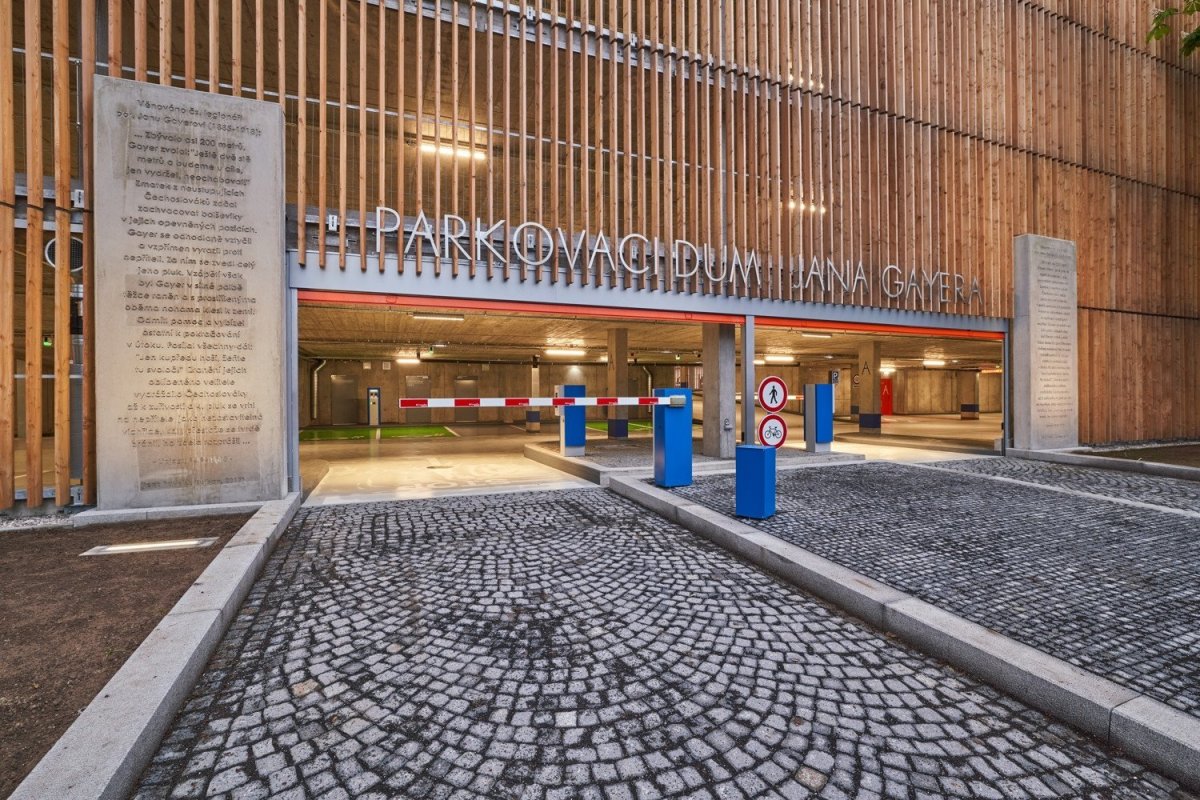 Parkovací dům Jana Gayera, architekti chmelík & partneři