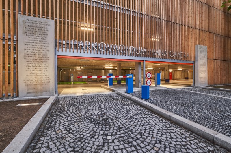 Parkovací dům Jana Gayera, architekti chmelík & partneři