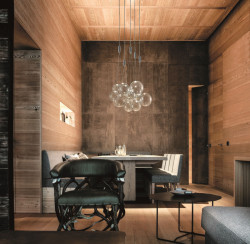 Svítidlo Random navrhla pro italskou značku Lodes  designérka Chia-Ying Lee. 