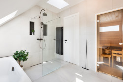 Interiér pražského mezonetu od studia 2MAD