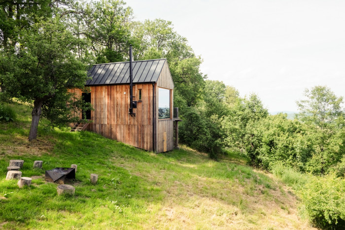 Tři domky v CHKO Šumava od Sokoban studio