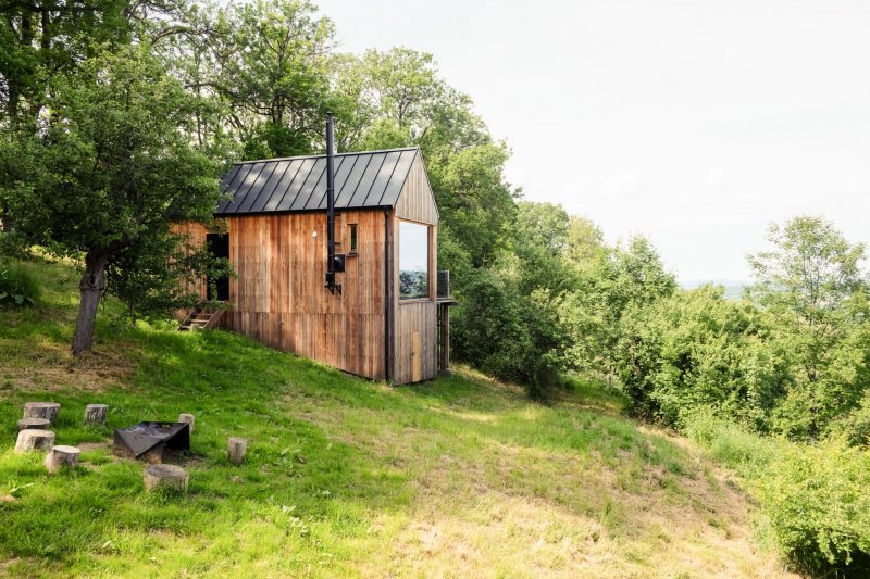 Tři domky v CHKO Šumava od Sokoban studio