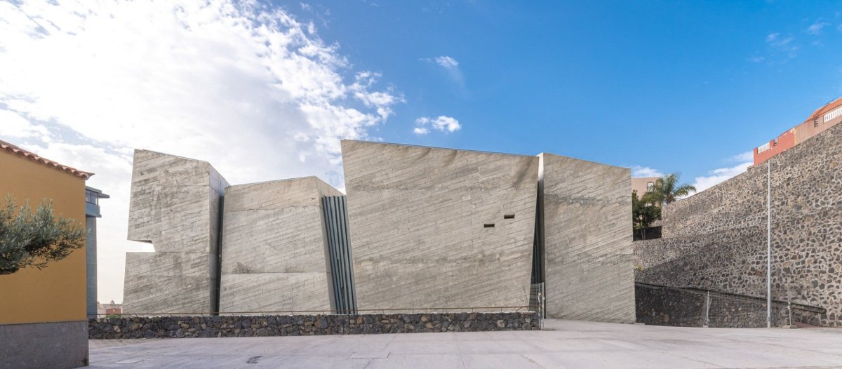 Menis Arquitectos postavili kostel svatého Spasitele ve městě La Laguna na Tenerife