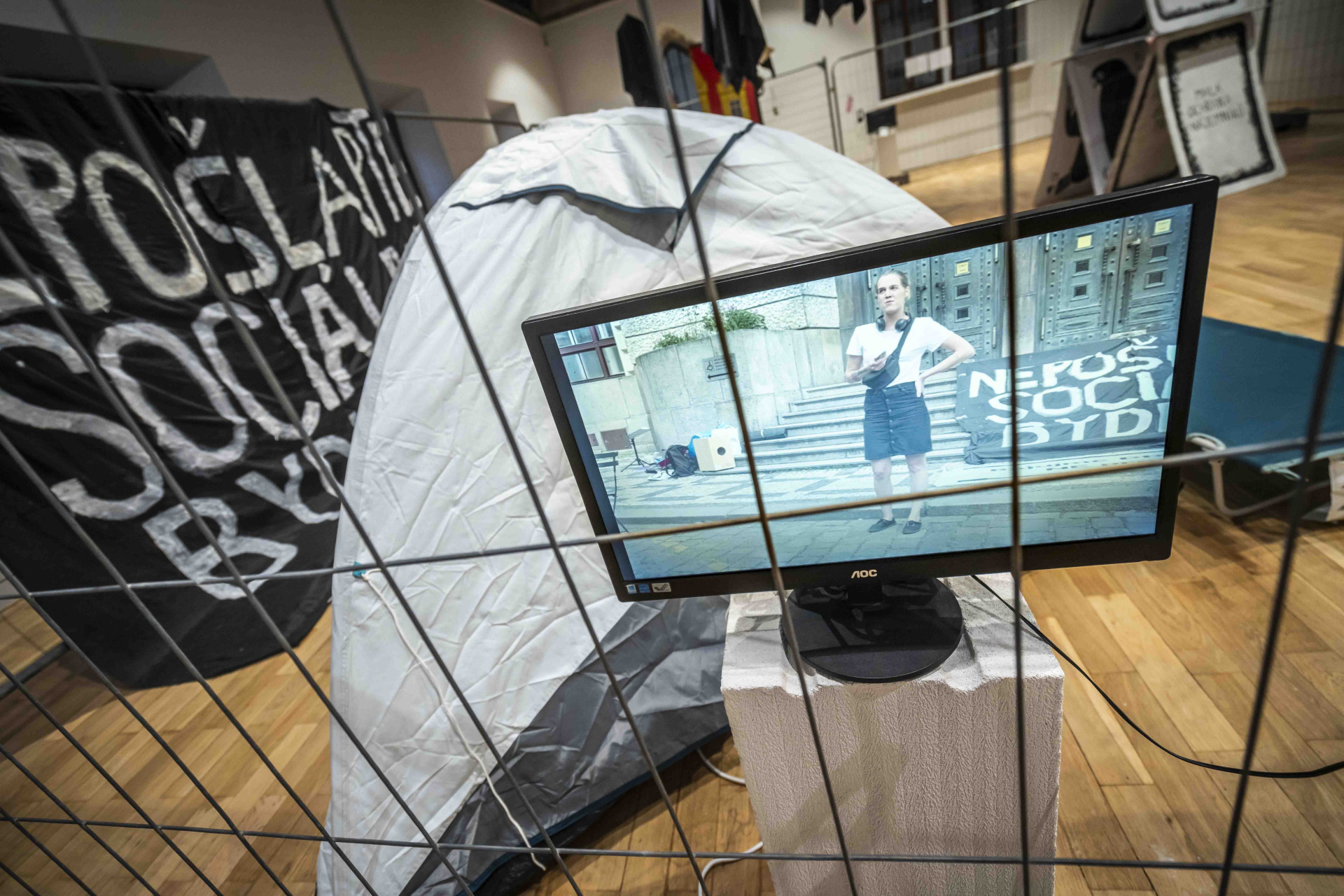 Od 20. prosince 2023 probíhá v GJF výstava, která upozorňuje na nedostupnost bydlení.