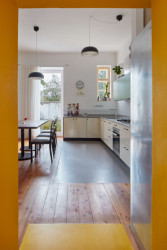 Rekonstrukce domu v Jindřichově Hradci od Matěje Šebka a Martina Petříka: Do jednotek bylo potřeba vložit nové funkce, hlavně koupelny.