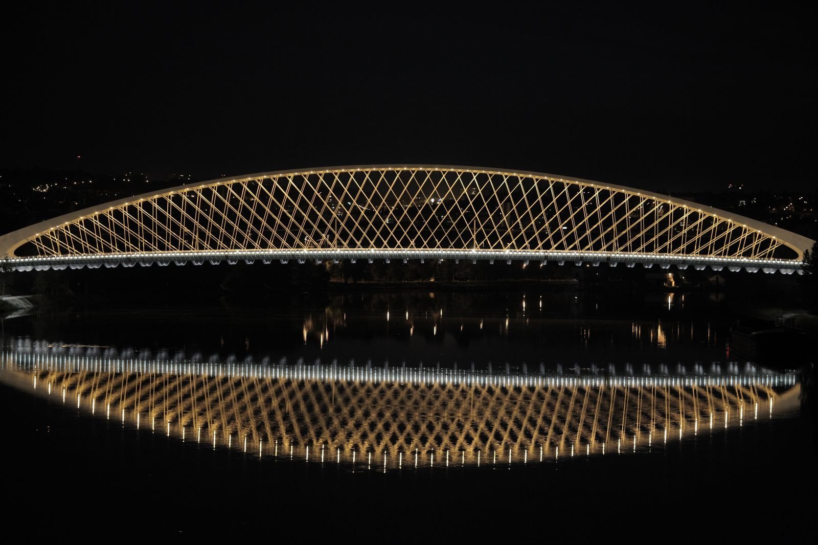 Trojský most, video-série Beton v architektuře