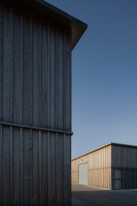 Zázemí údržby golfového rezortu v Ostravici pod Lysou horou od PAPOUSEK & SILHAN ARCHITECTS