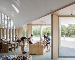 Návštěvní pavilon v národním parku Hoge Veluwe od dvou architektonických kanceláří De Zwarte Hond a Monadnock