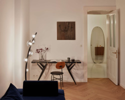 Záměr bylo vytvořit minimalistické bydlení, které bude respektovat odkaz minulosti, ale i požadavky na současný životní styl.