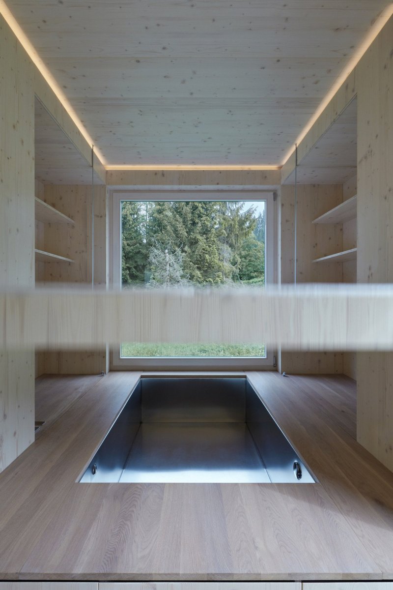 Ark-Shelter, Michiel De Backer, Martin Mikovčák