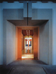 Vchod do šatny z Plečnikova sálu