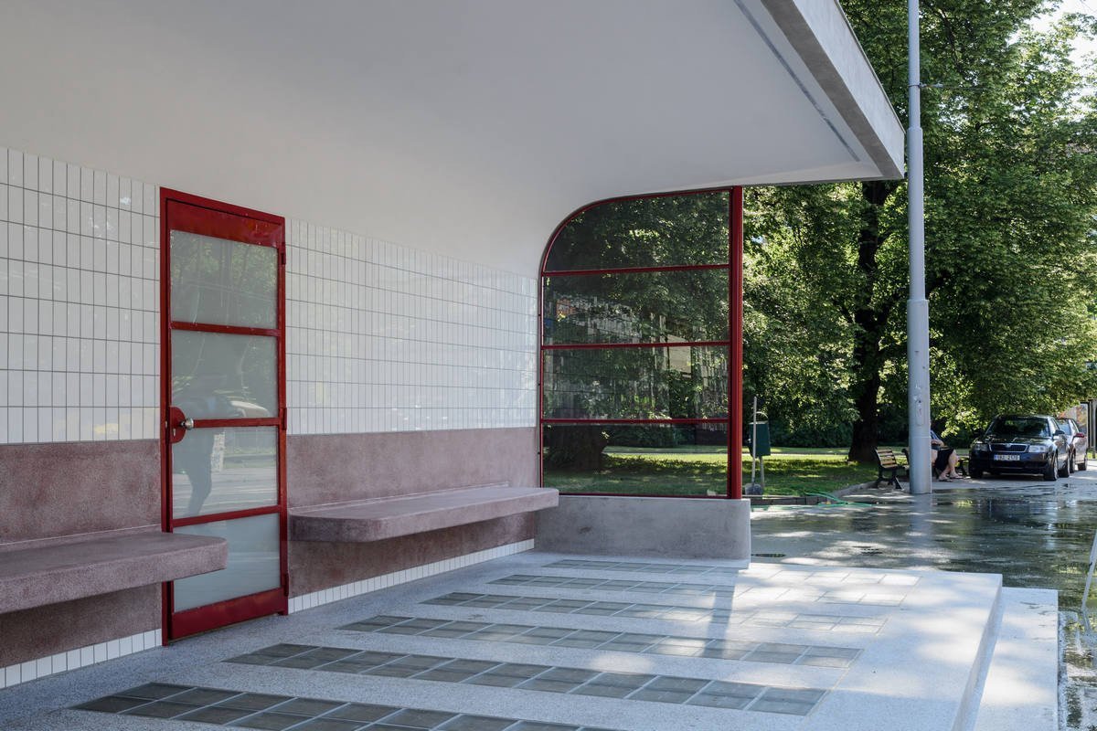 Rekonstrukce funkcionalistické zastávky od architekta Oskara Pořísky, Atelier RAW