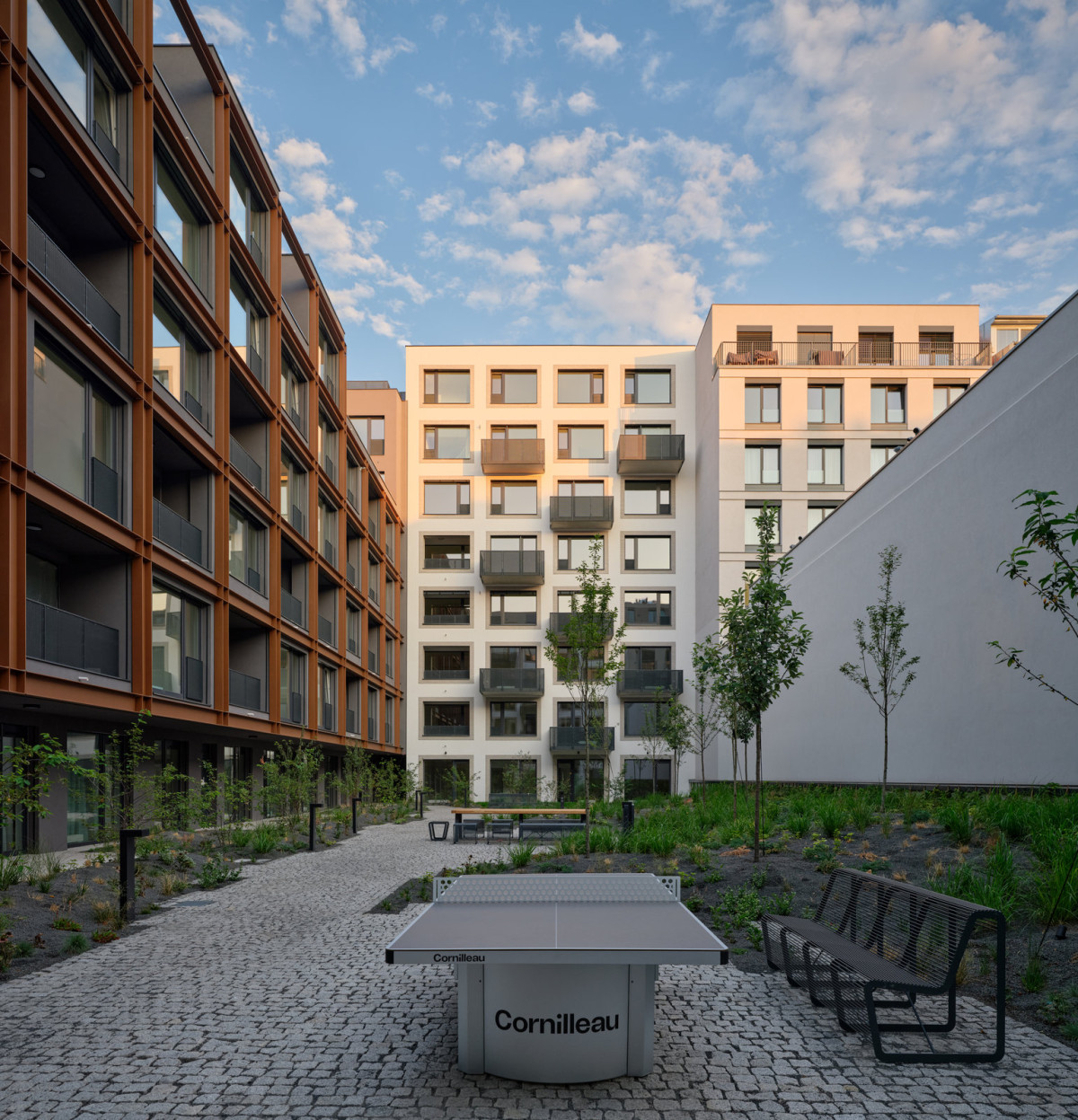 MiDO Harfa – promyšlená dostavba proluky na rozhraní Karlína a Vysočan (MiDO Harfa; QARTA Architektura)