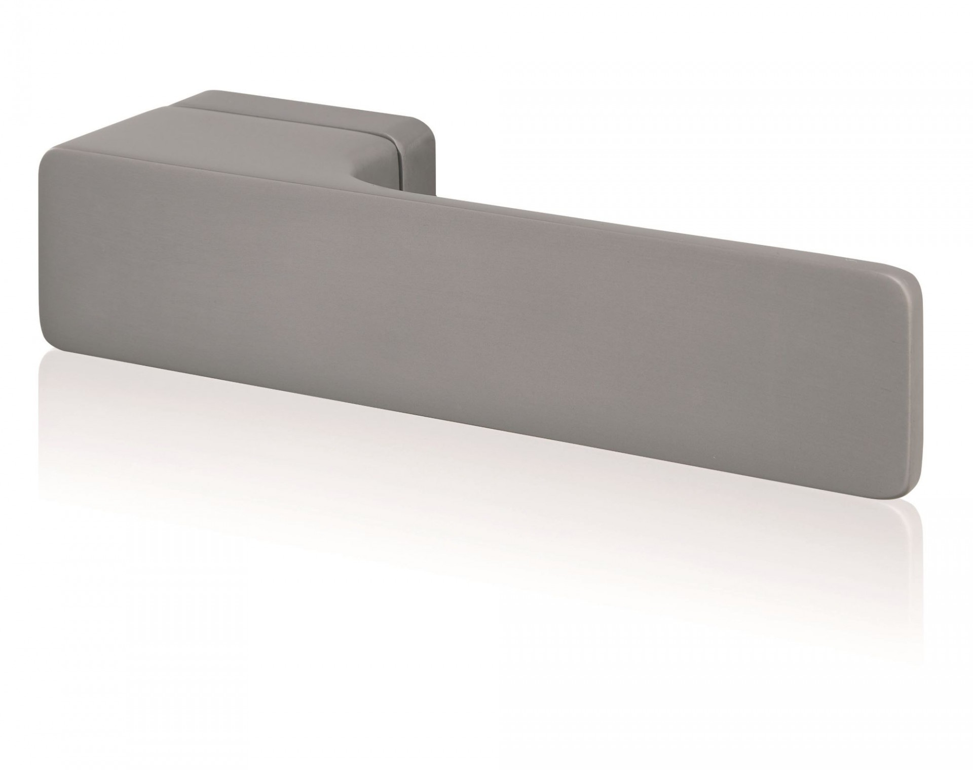 Klika MINIMAL s matným titanovým povrchem v barvě chromu.