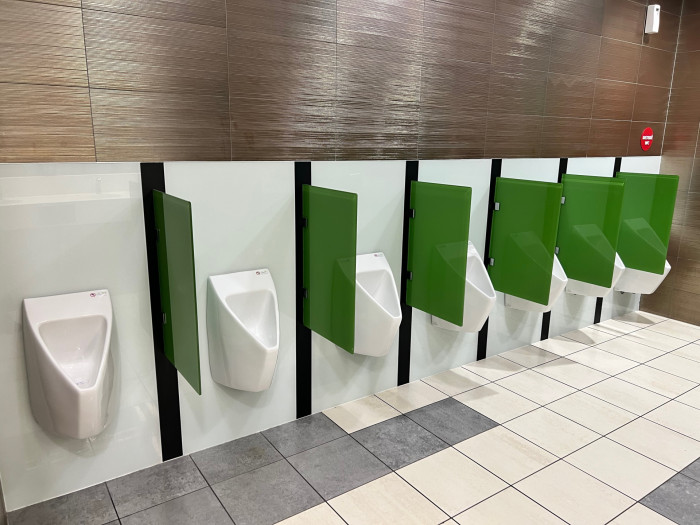 Společnost EcoStep nabízí k zakoupení bezvodého pisoáru P1.1 sadu na údržbu, která vystačí na více než jeden rok provozu.