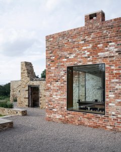 Konverze pergamenové fabriky v Northamptonshire od britského studia Will Gamble Architects
