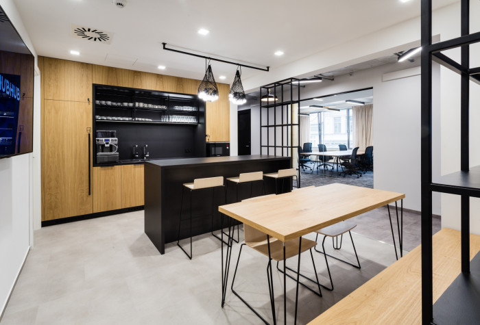 HUBHUB v Praze od studia Reaktor