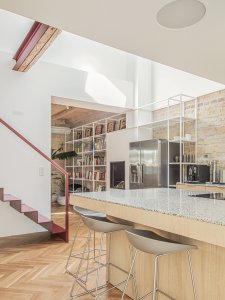 Architekt Marián Gombarček navrhl rekonstrukci rodinného domu v Bratislavě