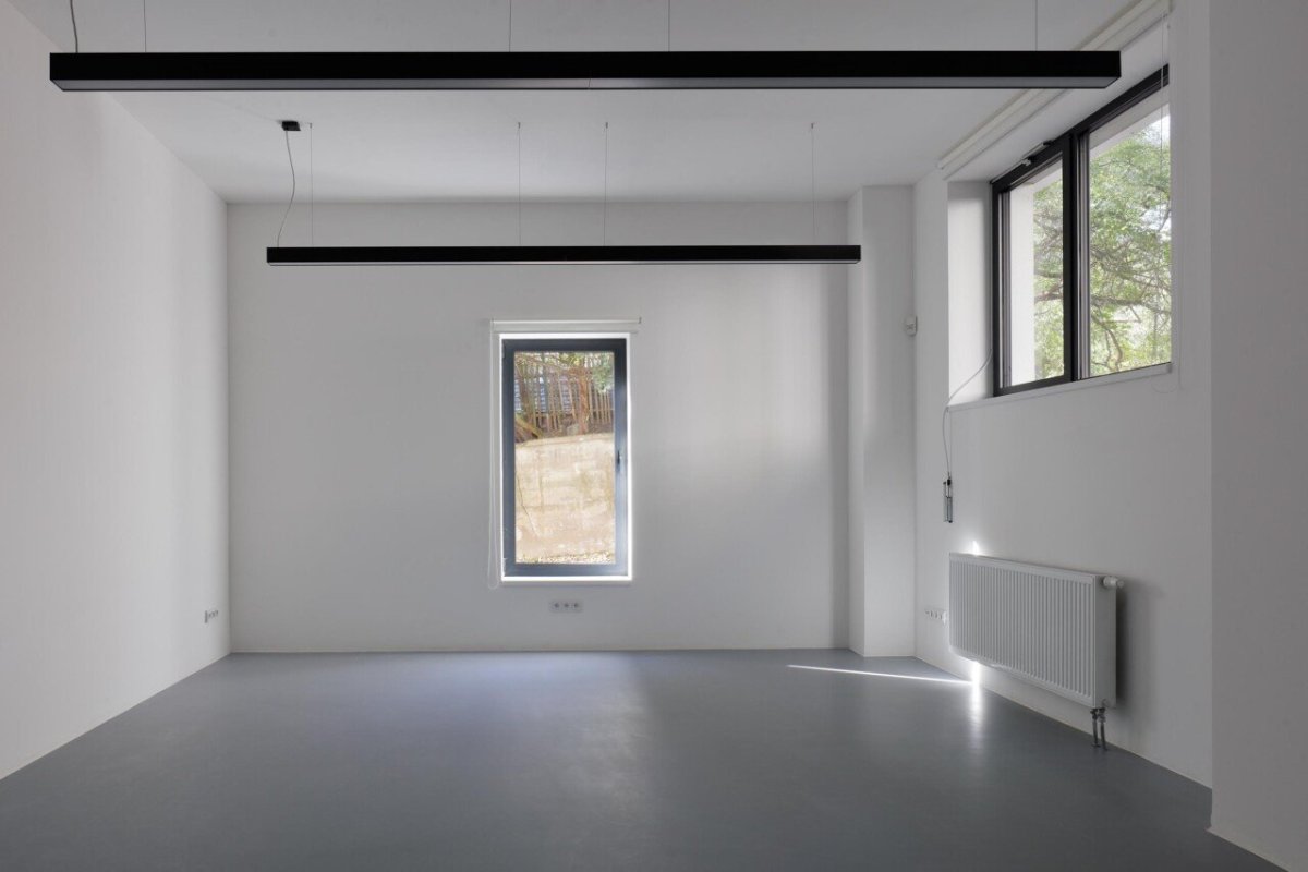 Mjölk architekti proměnili chátrající menzu v Ústí nad Labem na Dům umění