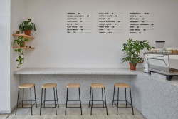 Kro Café, NEUHÄUSL HUNAL / David Neuhäusl, Matěj Hunal